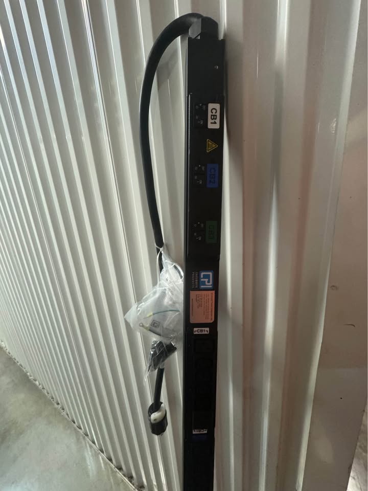 Chatsworth CPI eConnect rack PDU — genuine front full-unit view
