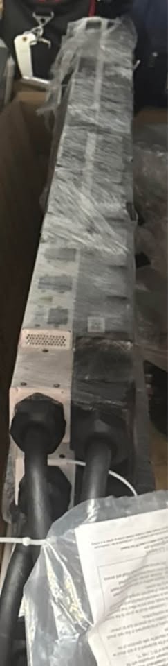 Chatsworth CPI eConnect P3-1P0K4 — genuine plug and outlet detail
