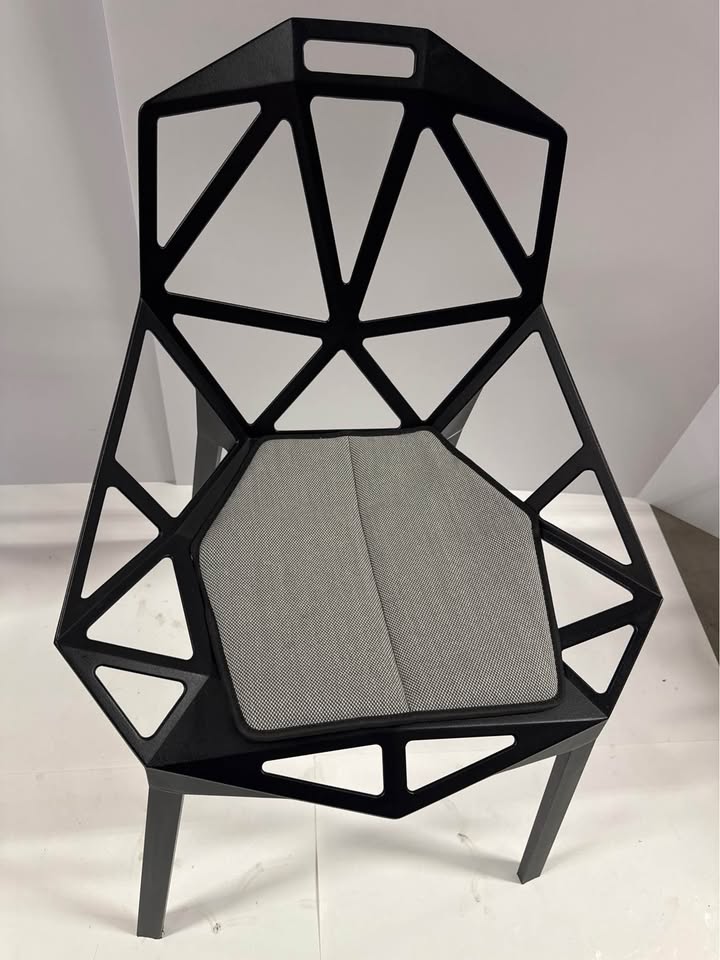 Actual Magis Chair One — seat and front-frame detail