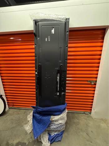 Actual LG 88BH7D-B rear housing and connection-panel view