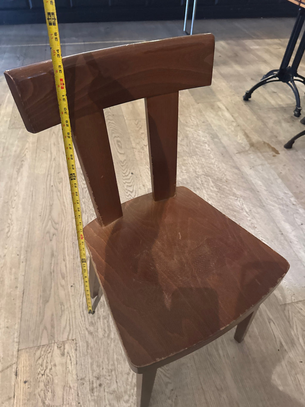 Original overall chair-height tape photo; numerical value needs confirmation.